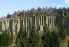 Bildschirmschoner "Panorama auf die Orgelpfeifen am Scheibenberg" scheibenberg orgelpfeifen steinbruch basaltbruch basalt erzgebirge westerzgebirge 